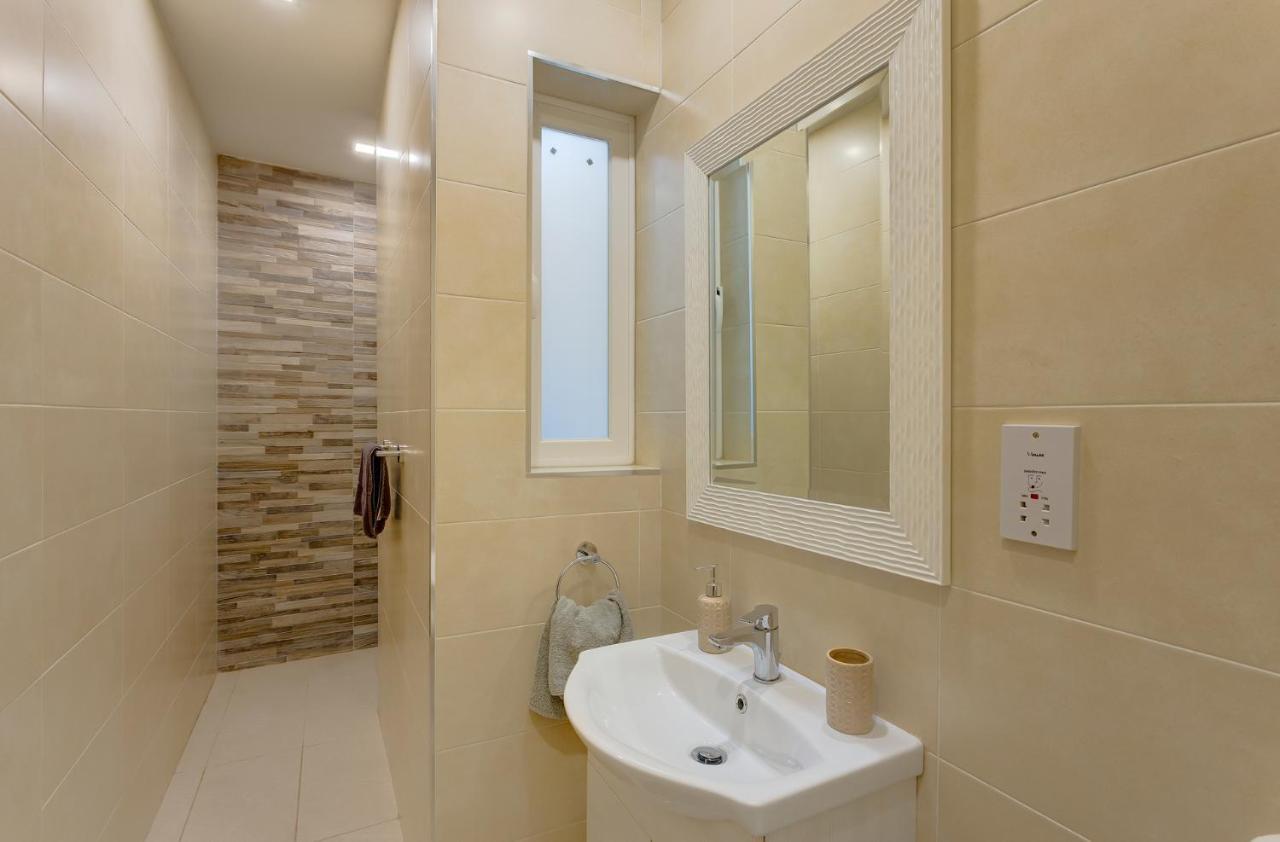 Centric And Modern Penthouse Close To Amenities Msida Exterior photo