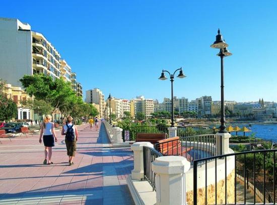 Centric And Modern Penthouse Close To Amenities Msida Exterior photo